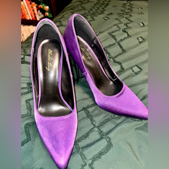 Vibrant purple stilettos - Picture 1 of 6